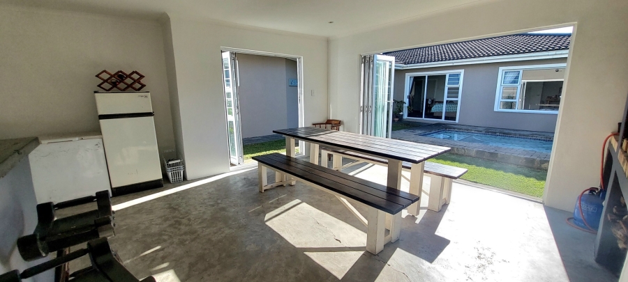 3 Bedroom Property for Sale in Sunrise On Sea Eastern Cape
